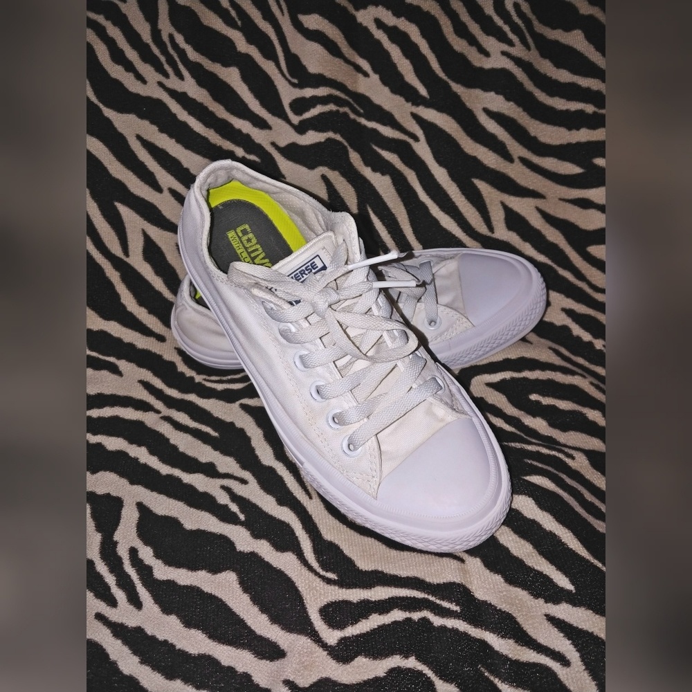 👟 All white Chuck Taylor II